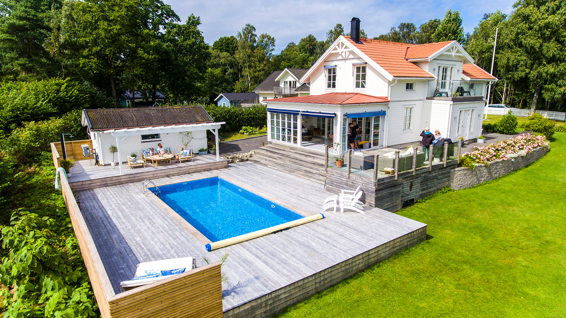 Dags att köpa en pool till trädgården